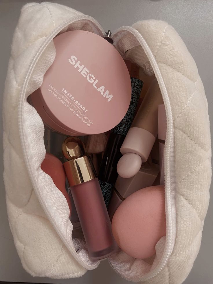 What’s in My Everyday Makeup Bag – Herglow Edition