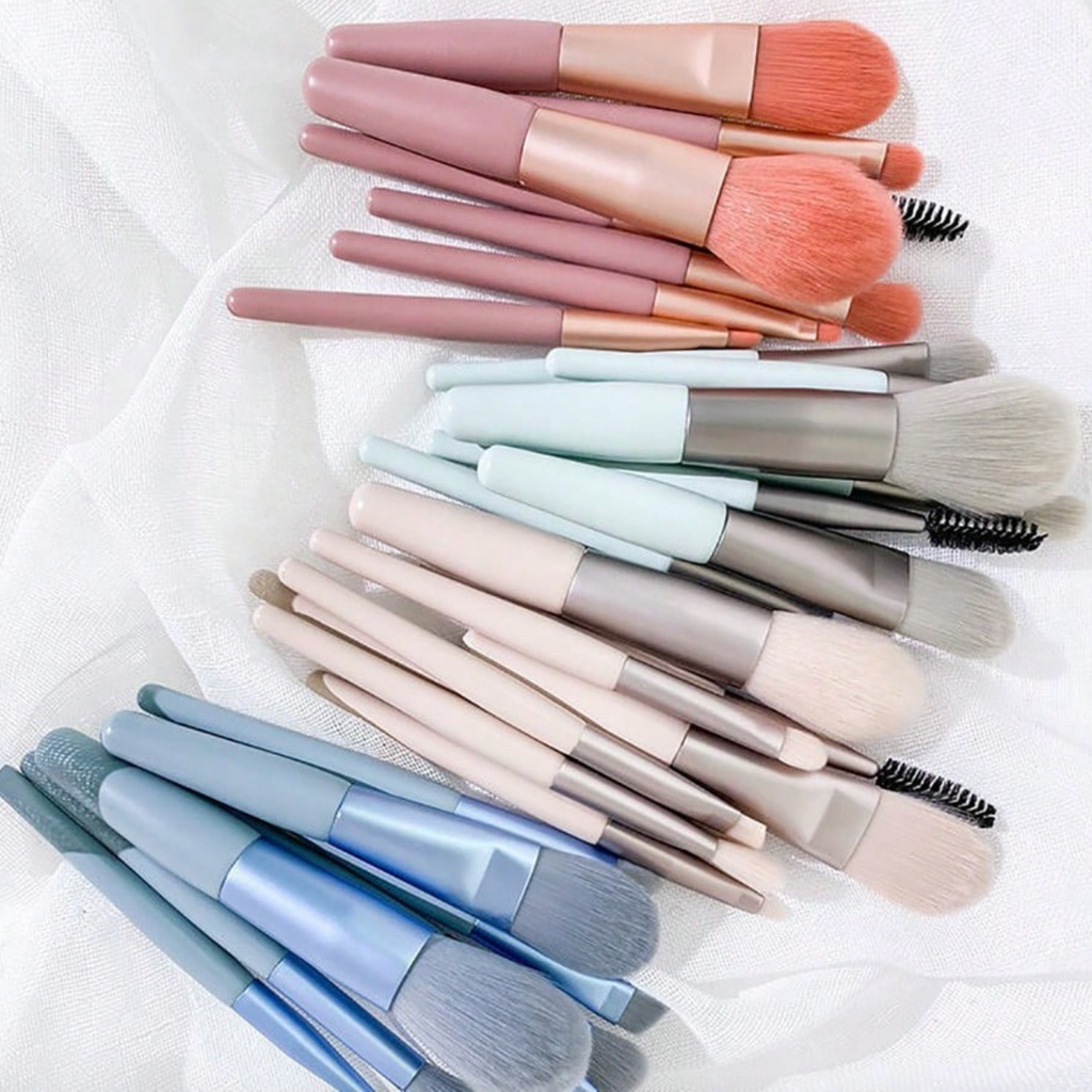 8 Sets Of Mini Portable Makeup Brushes