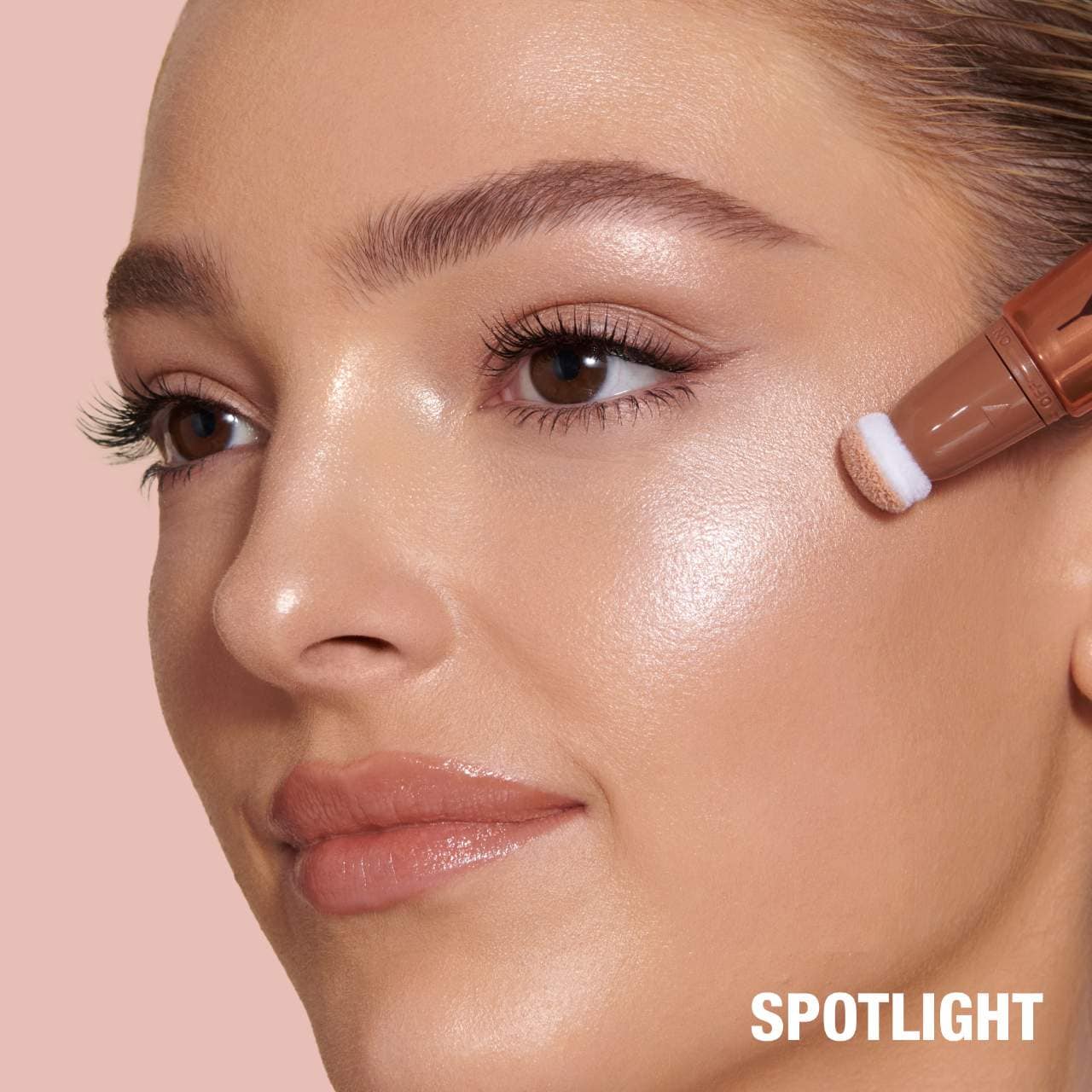 Charlotte Tilbury  Beauty Highlighter Wand